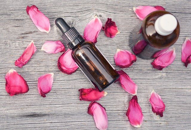 essential-oils-2535611_640